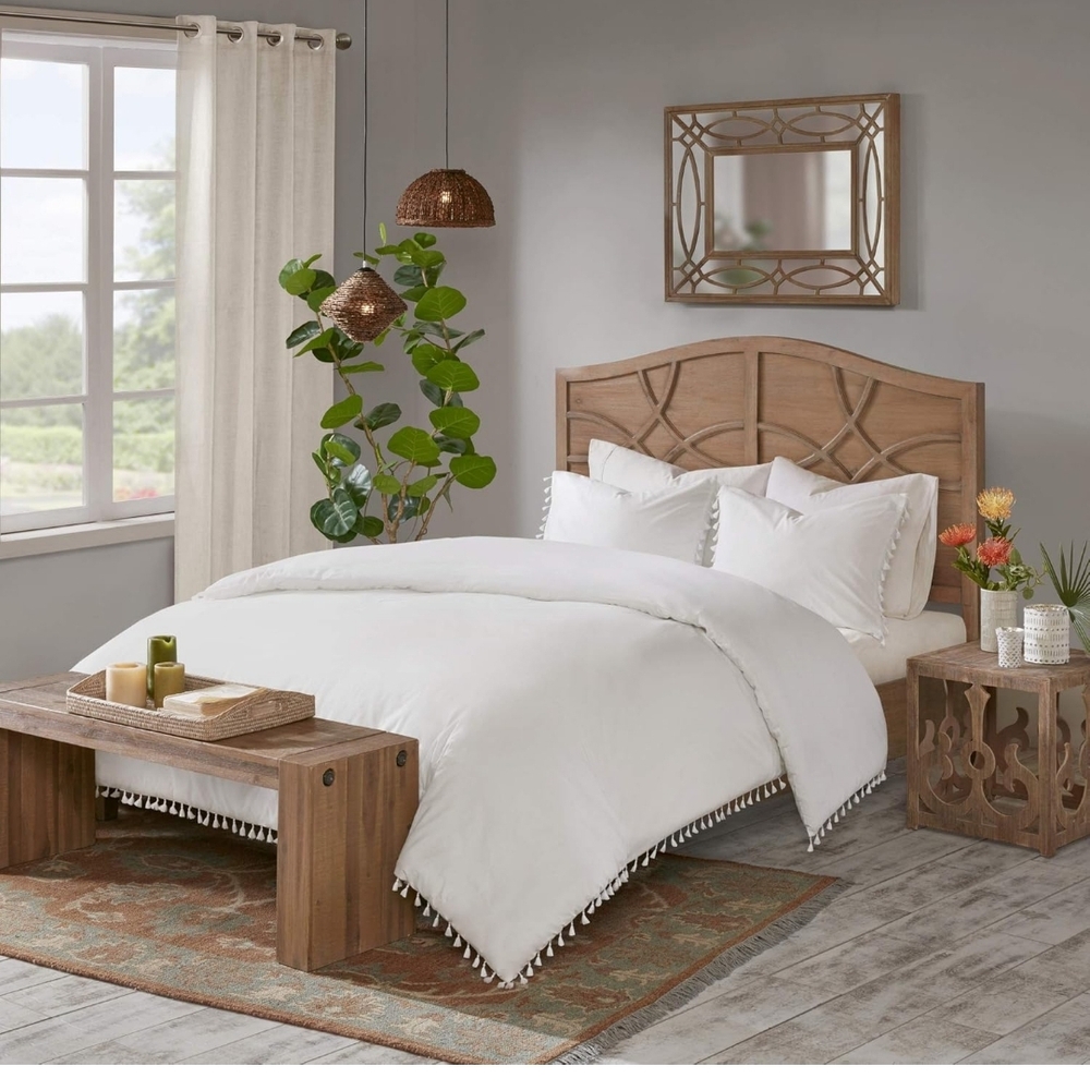 Elegant White Bedding Set